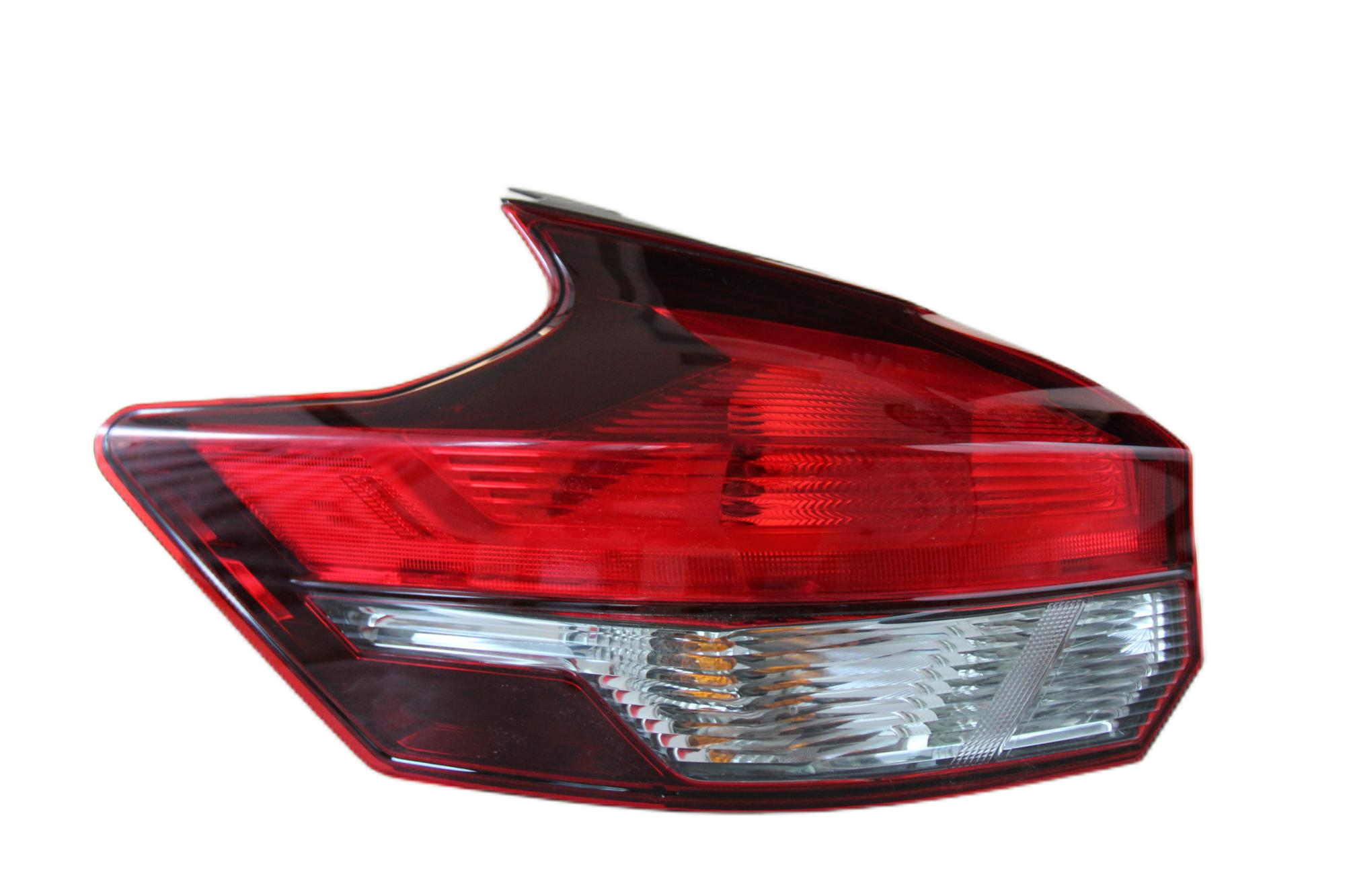 MG-18-092 KICKS 2018 TAIL LAMP OUTER